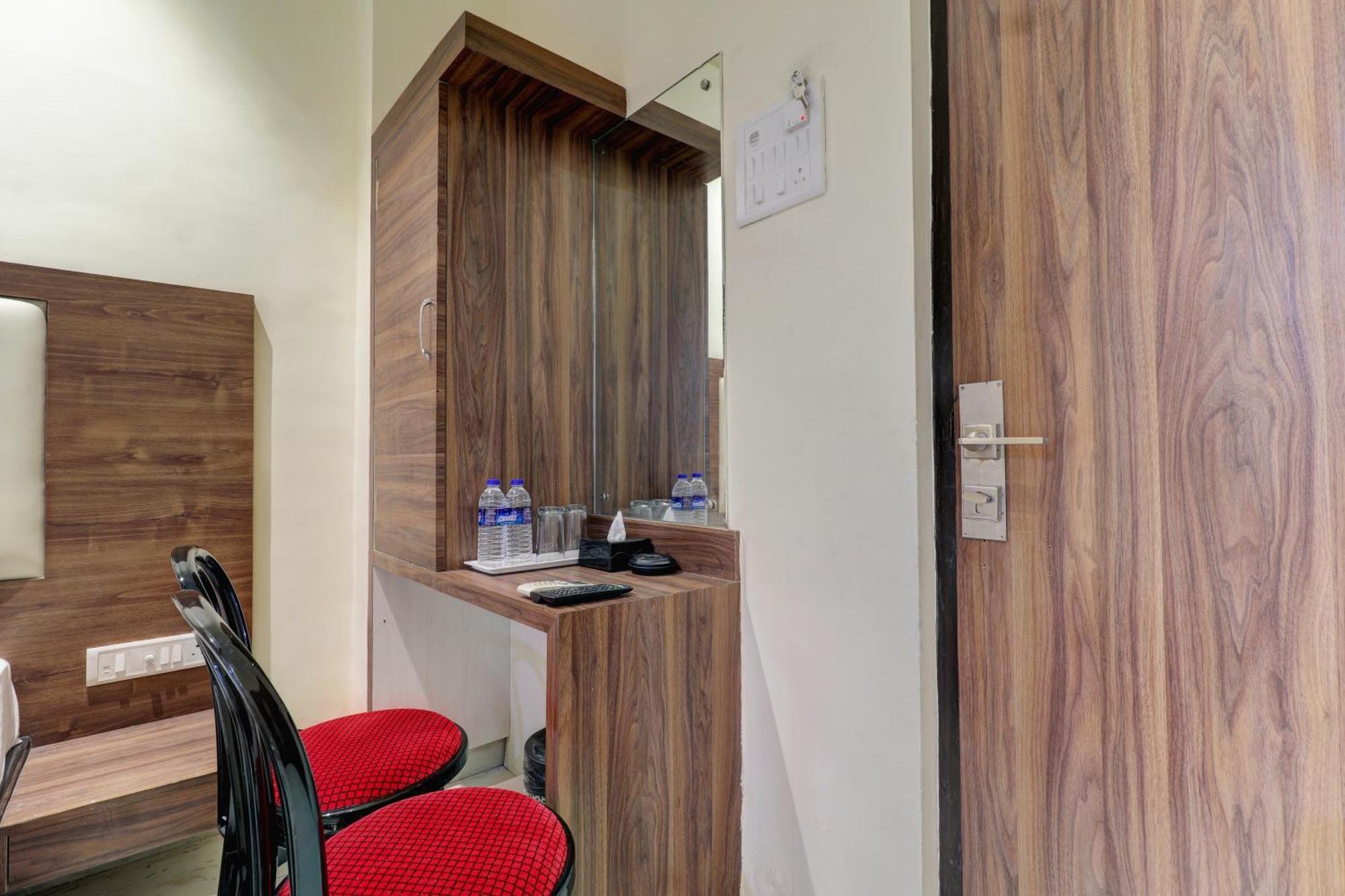 Hotel New Parimeet Residency Navi Mumbai Exterior foto