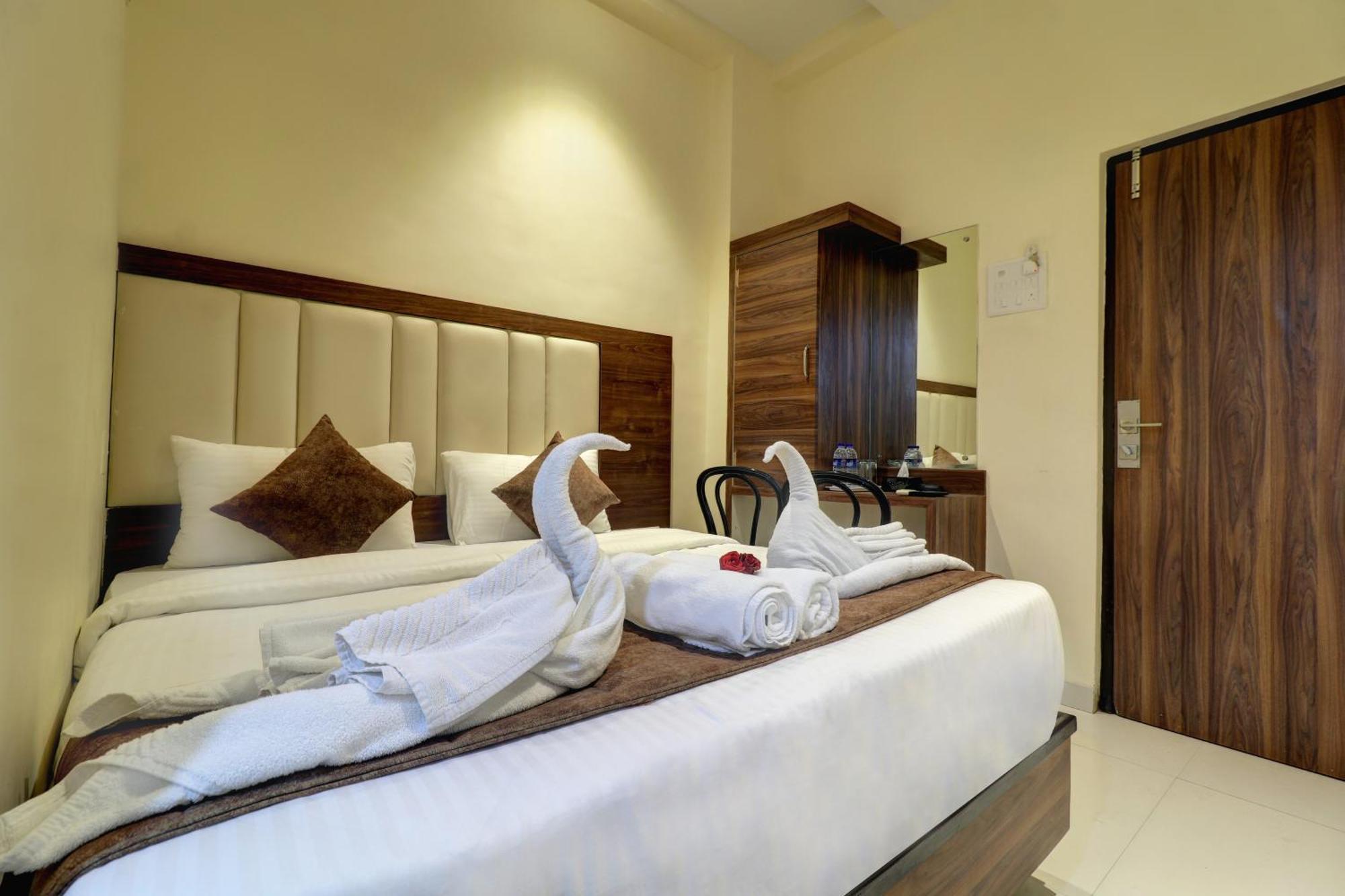 Hotel New Parimeet Residency Navi Mumbai Exterior foto