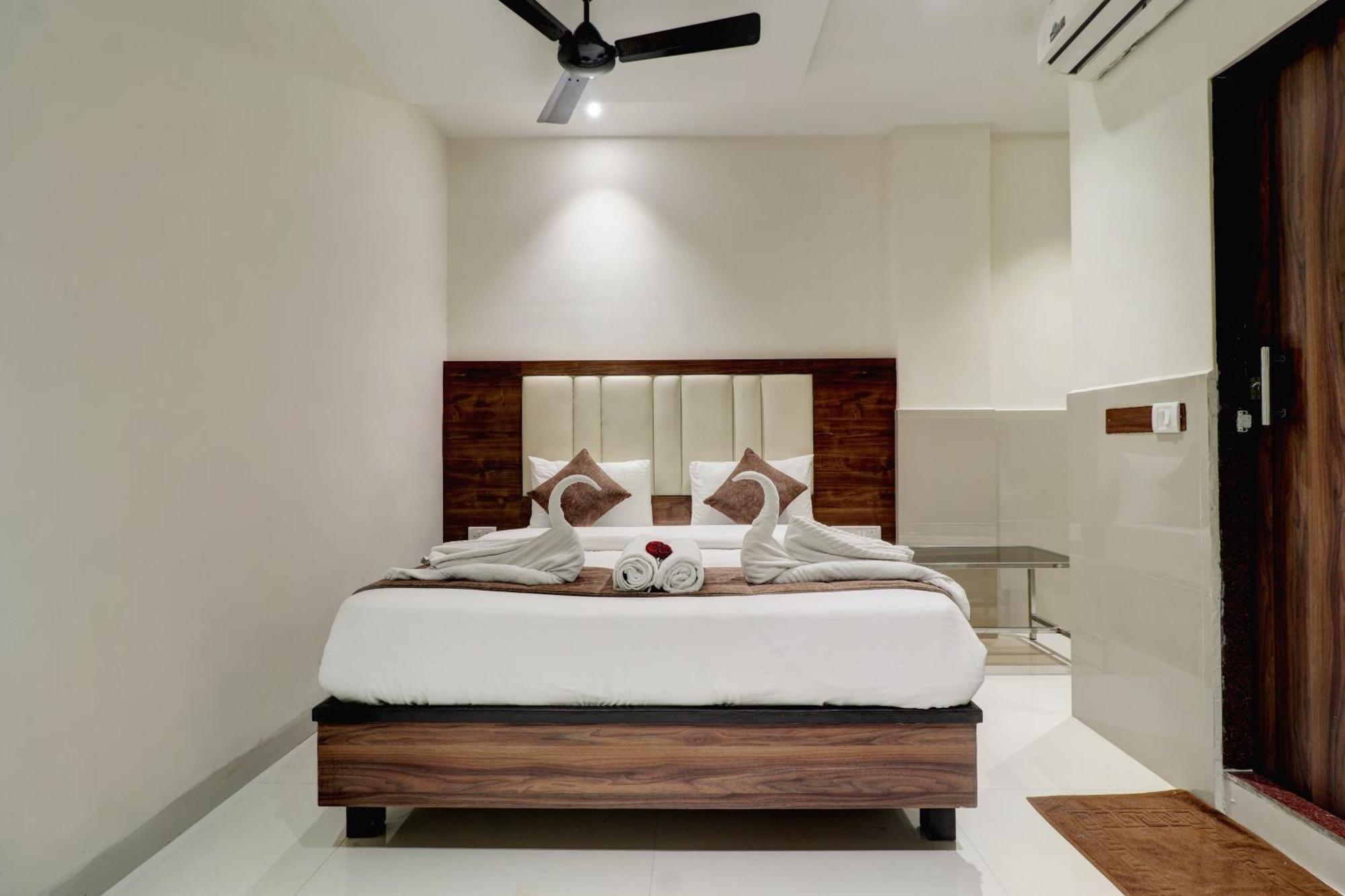 Hotel New Parimeet Residency Navi Mumbai Exterior foto
