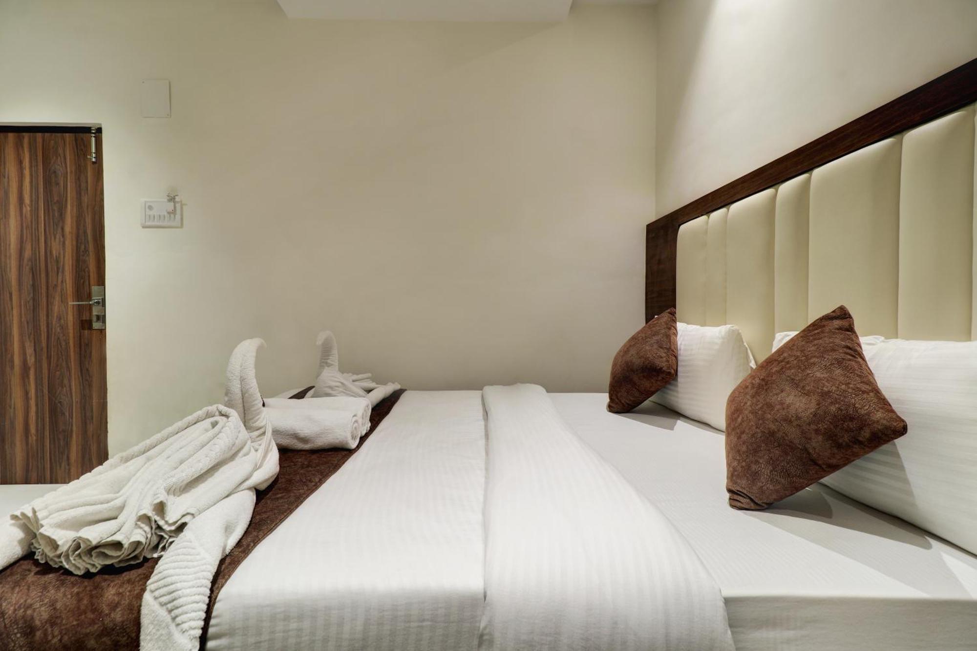 Hotel New Parimeet Residency Navi Mumbai Exterior foto