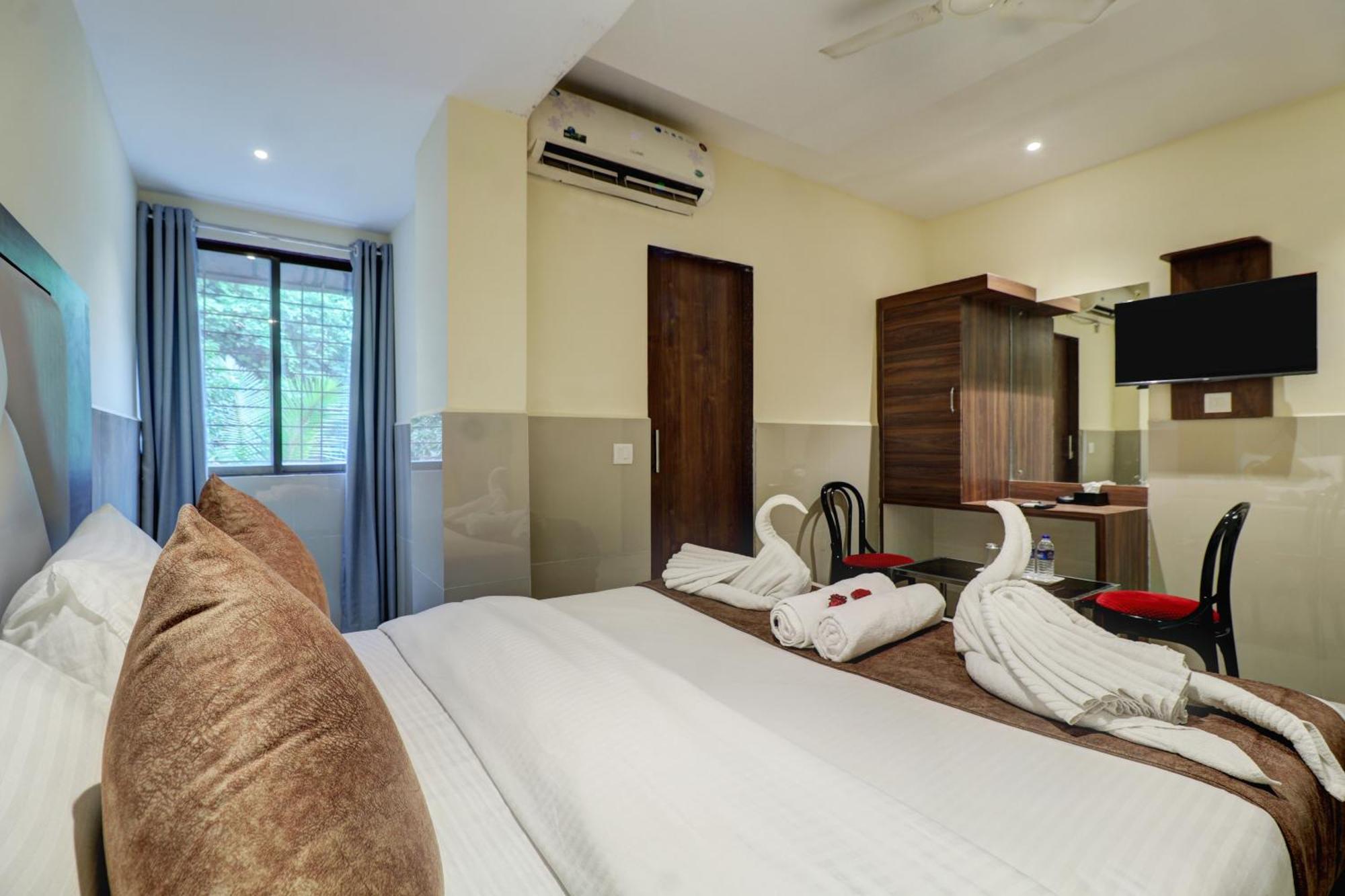 Hotel New Parimeet Residency Navi Mumbai Exterior foto